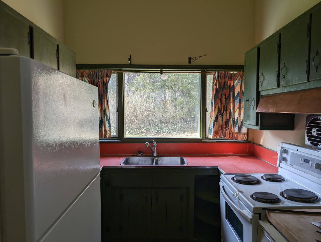 April 2024 - PXL_20240416_205035087.jpg