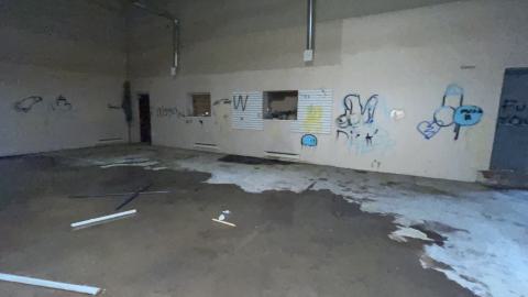 Abandoned warehouse - IMG_5098.jpeg