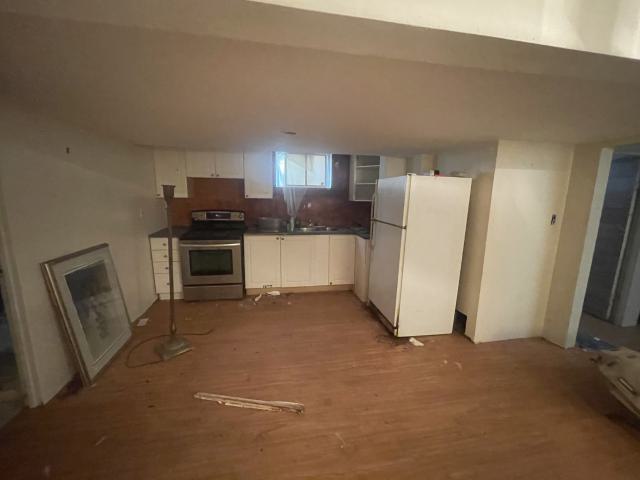 Abandoned house 2 - IMG_5207.jpeg