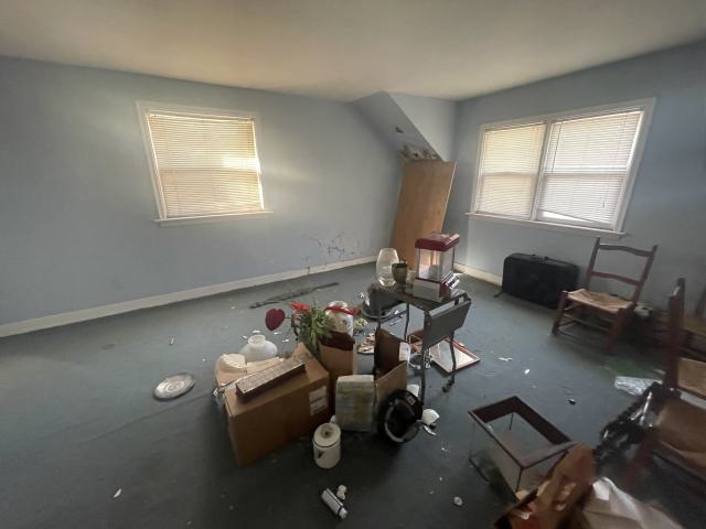 Abandoned house 2 - IMG_5205.jpeg