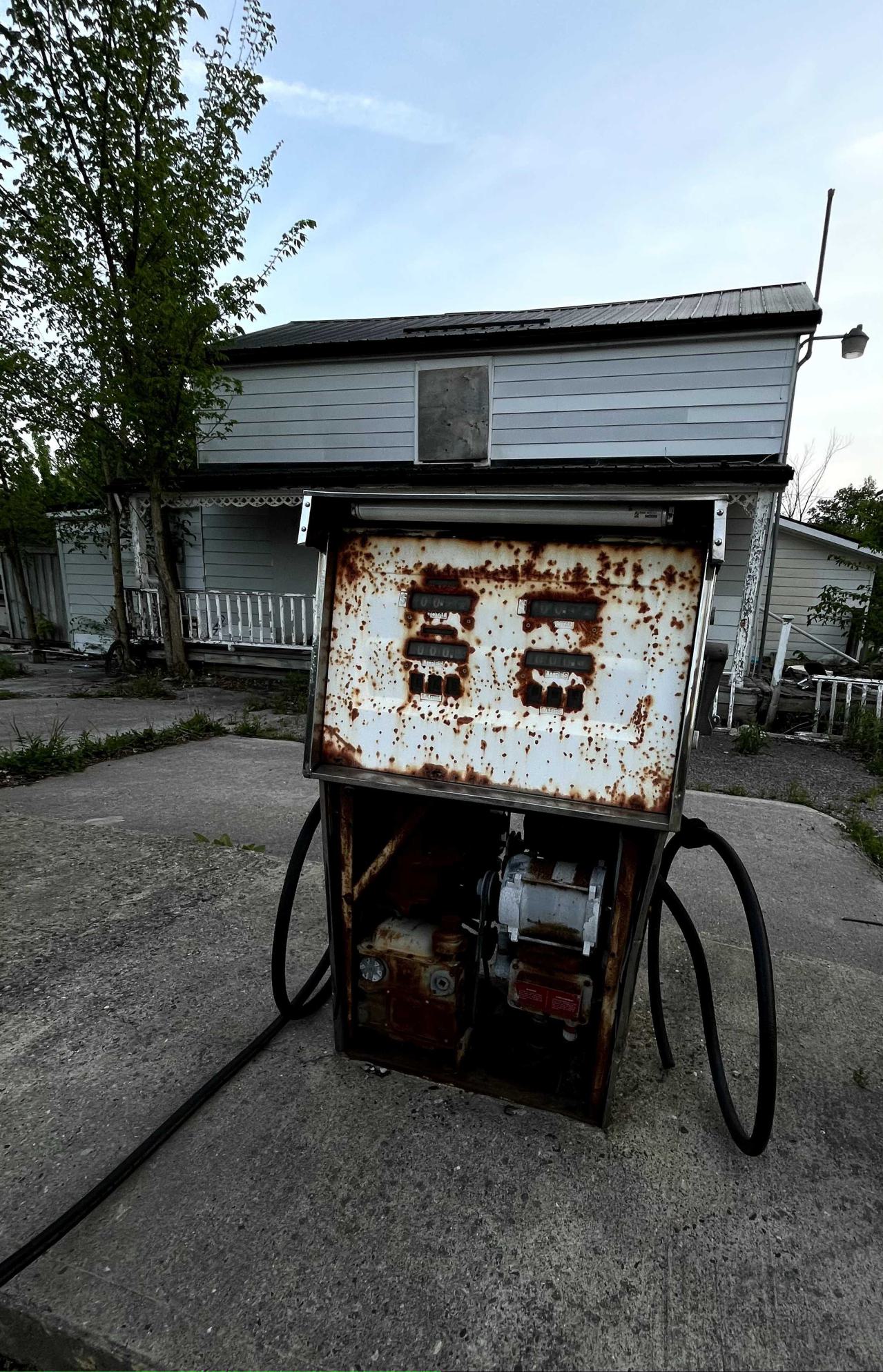 stinkytown gas station - IMG_1727.jpg