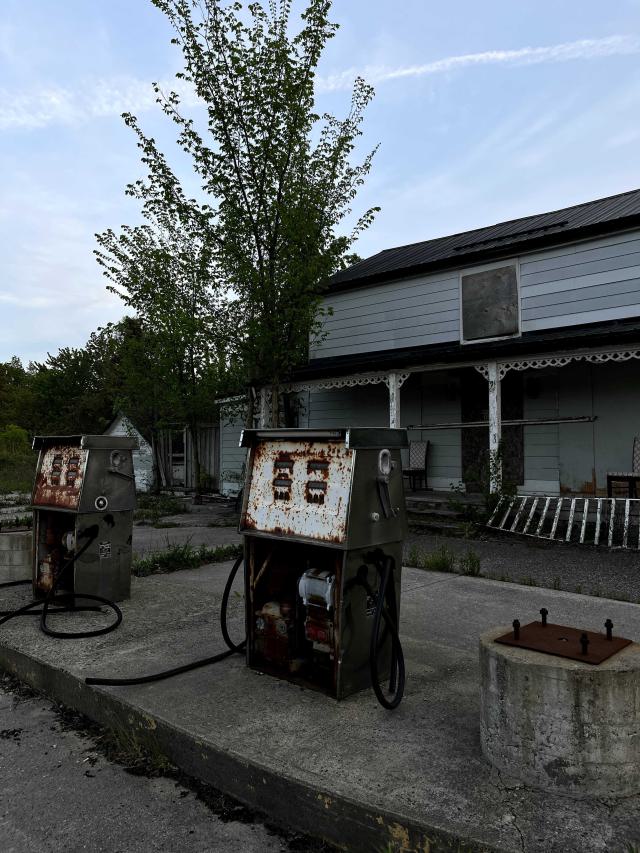 stinkytown gas station - IMG_1721.jpg