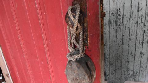 House - no floors, no dreams, no hope, no point photo 5