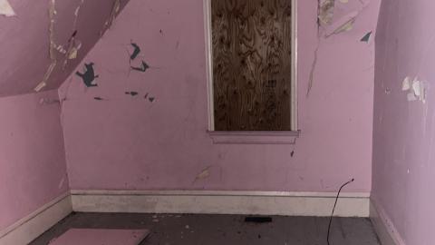 Photo from Boarded up house & barn