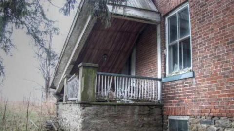 Drove right up to the house - 1a.jpg