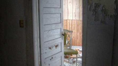 Drove right up to the house - 2d.jpg