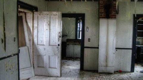 Drove right up to the house - 3c.jpg