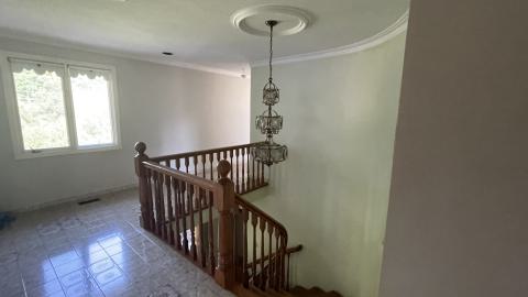 Abandoned 1970s house - IMG_5603.jpeg