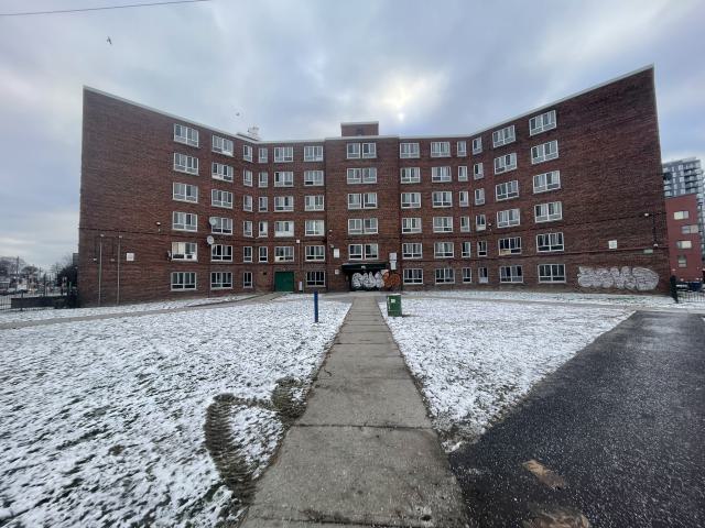 Abandoned apartment complex - IMG_3716.jpeg