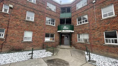 Abandoned apartment complex - IMG_3723.jpeg