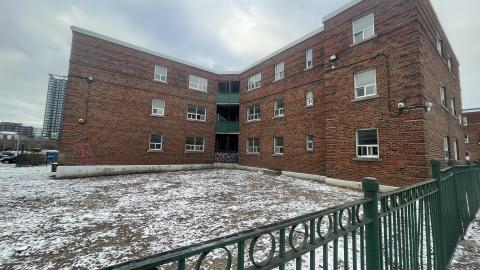 Abandoned apartment complex - IMG_3724.jpeg