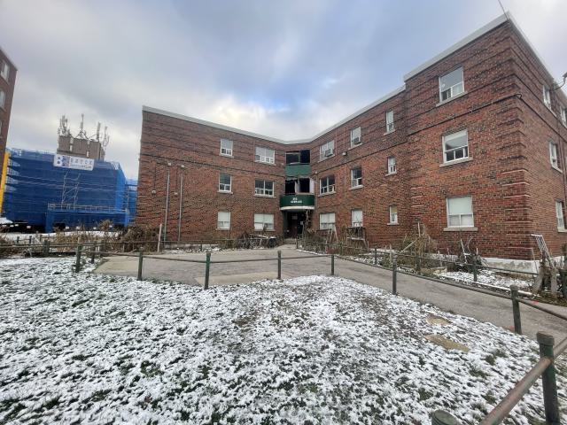 Abandoned apartment complex - IMG_3731.jpeg