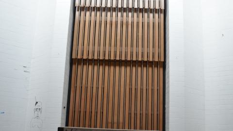 Half-vandalized, half-demolished - DSC_0497.JPG