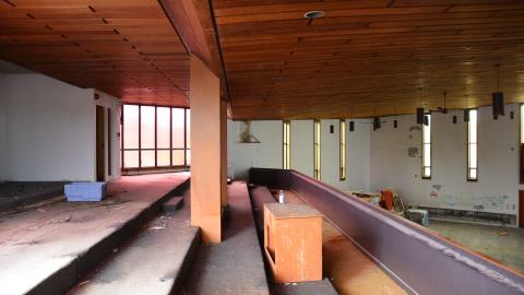 Half-vandalized, half-demolished - DSC_0502.JPG