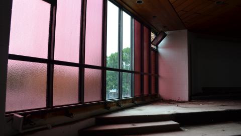 Half-vandalized, half-demolished - DSC_0504.JPG