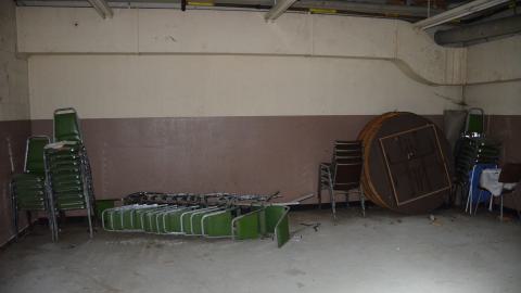 Half-vandalized, half-demolished - DSC_0514.JPG