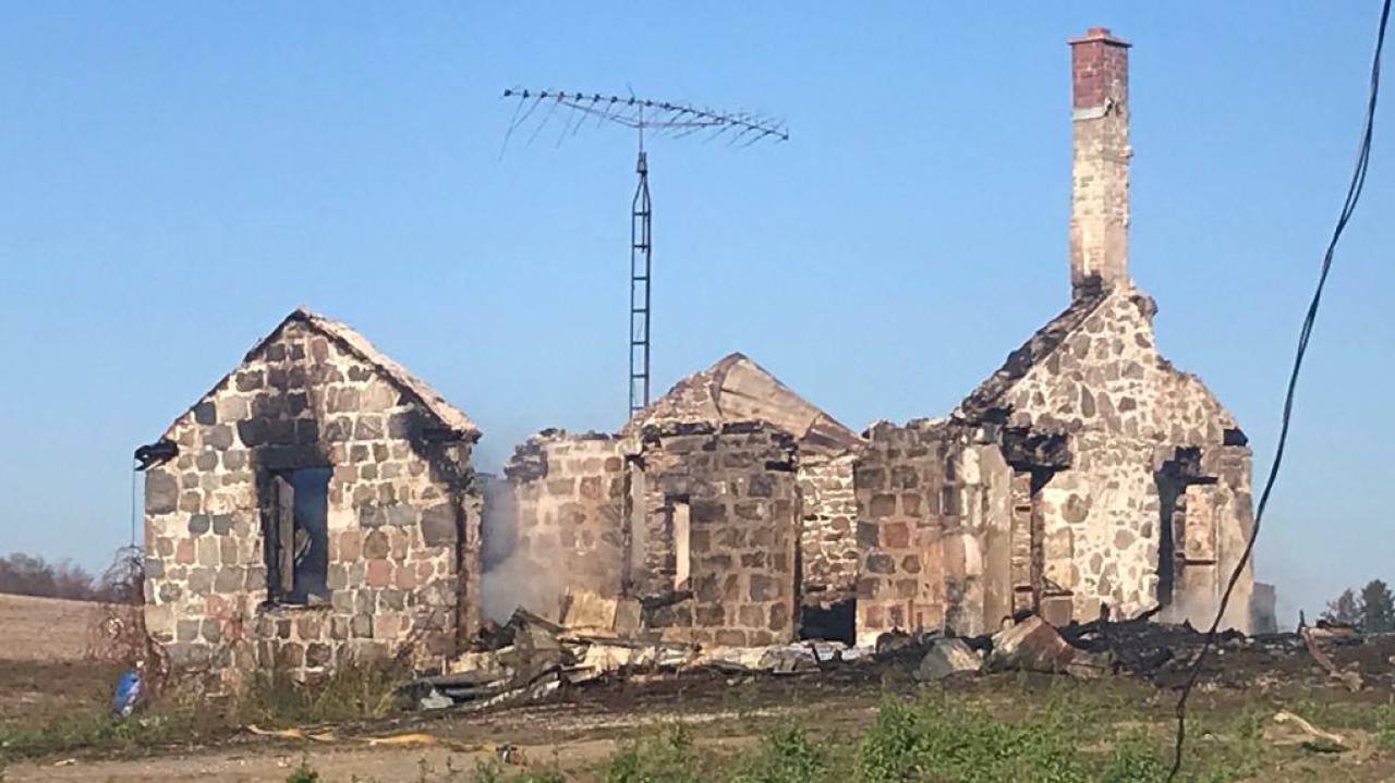 Some more pictures - farmhouse-fire-1-6642800.jpg