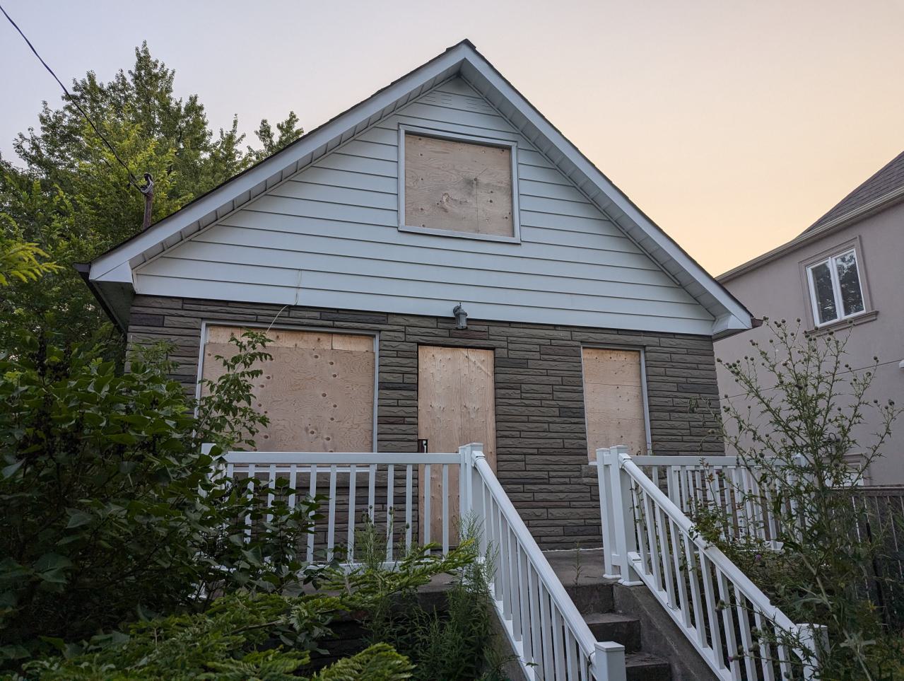 Generic Suburban Bungalow #22 - PXL_20240728_002806501.jpg