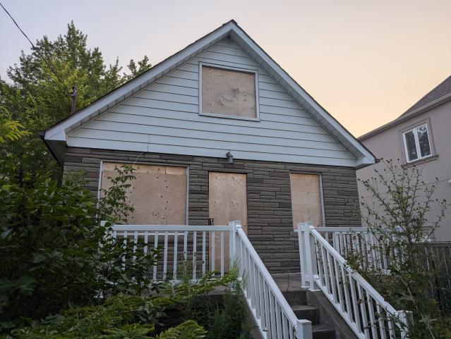 Generic Suburban Bungalow #22 - PXL_20240728_002806501.jpg