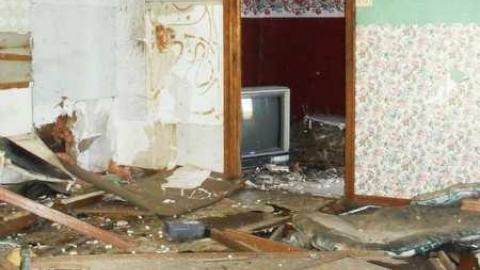 March 2012 - Christmas-Catastrophe17.jpg