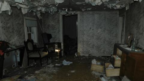 Alex Fitoski's House - diningroom to livingroom.jpg