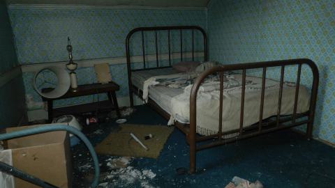 Alex Fitoski's House - upstairs bedroom 2.jpg