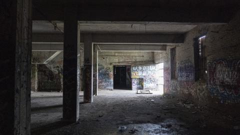 Finally got inside - DSC02058 cropped.jpg