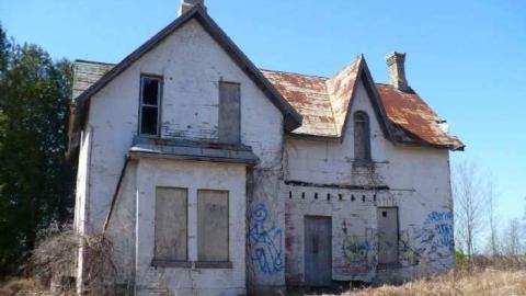 Snowball's Chance - Dufferin-St.-House-(Snowball)52.jpg