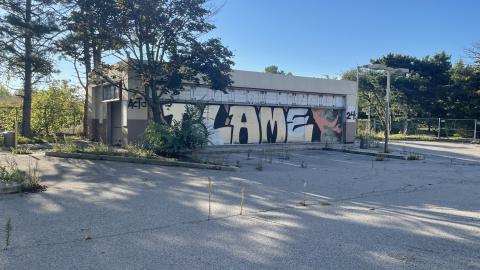 Abandoned gas station - IMG_6844.jpeg