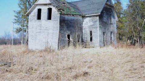 older house - 1074-Tennyson-Road32.jpg