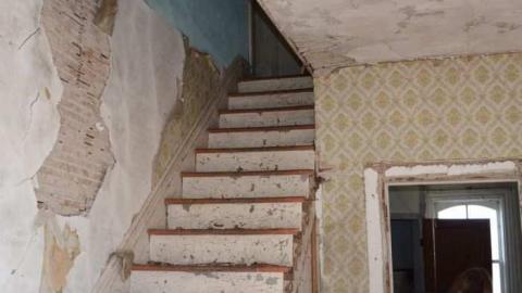 older house - 1074-Tennyson-Road23.jpg