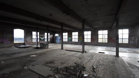 Still Standing Loud and proud - ADS_3002.JPG