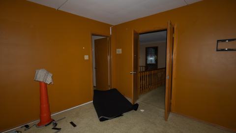Upstairs bedroom #1 (master) (1)