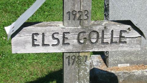 Christie Memorial Cemetery - IMG_0166.JPG