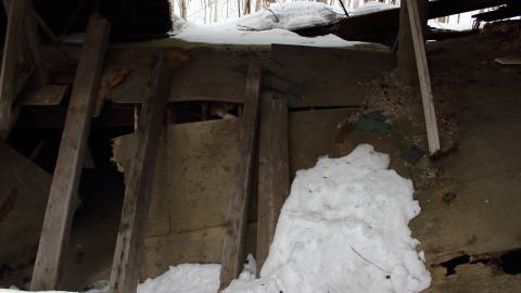 Collapsing Cabin photo 5