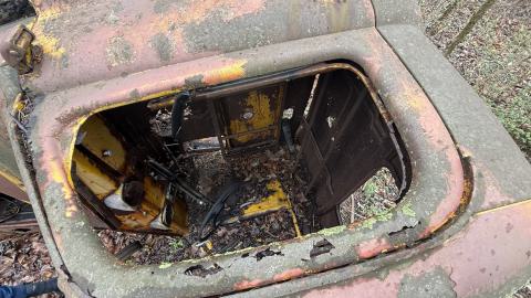 Abandoned vehicles and farm equipment photo 4