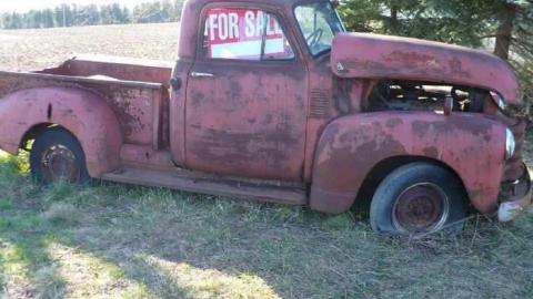 Photo from 2 houses, 2 chevy