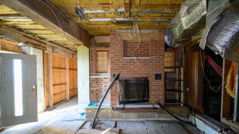 "You need your art spoon-fed to you" - Abandoned Waterfront Home With Artwork Left Behind-31.jpg