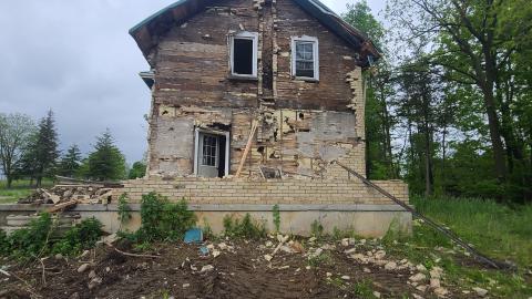 This old yeller getting demolished - 20250529_123246.jpg