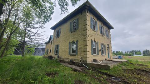 This old yeller getting demolished - 20250529_123224.jpg