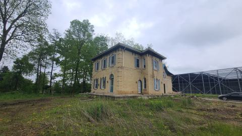 This old yeller getting demolished - 20250529_123207.jpg