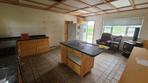 This old yeller getting demolished - 20250529_123144.jpg