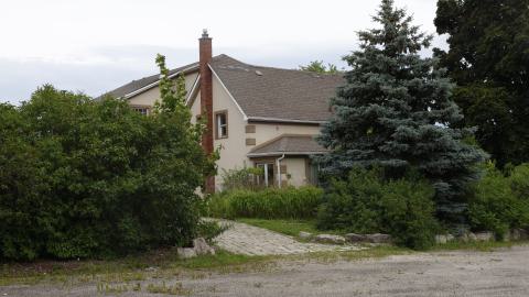 Empty and modernized photo 4