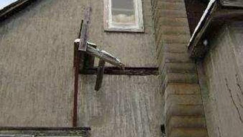 Gallery - Chelmsford-Abandoned-House4.jpg