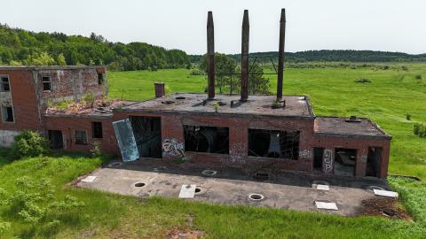 Front of the attached building of the prison