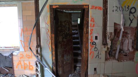 Camp Bison Prison Farm (Burwash Correctional Centre) - Burwash_Inside_F1_Enterance_Staircase.jpg