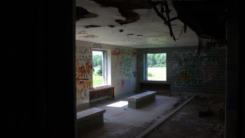 Camp Bison Prison Farm (Burwash Correctional Centre) - Burwash_Inside_F1_RightWing_Shower.jpg