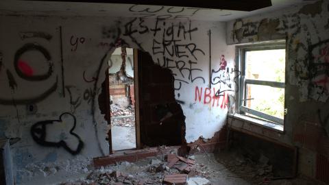 Camp Bison Prison Farm (Burwash Correctional Centre) - Burwash_Inside_F2_Roof_Enterance_2.jpg