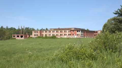 Camp Bison Prison Farm (Burwash Correctional Centre) - Burwash_Outside_Approach_2.jpg