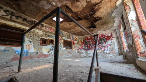 Camp Bison Prison Farm (Burwash Correctional Centre) - Burwash_Roof_Enterance_Inside.jpg